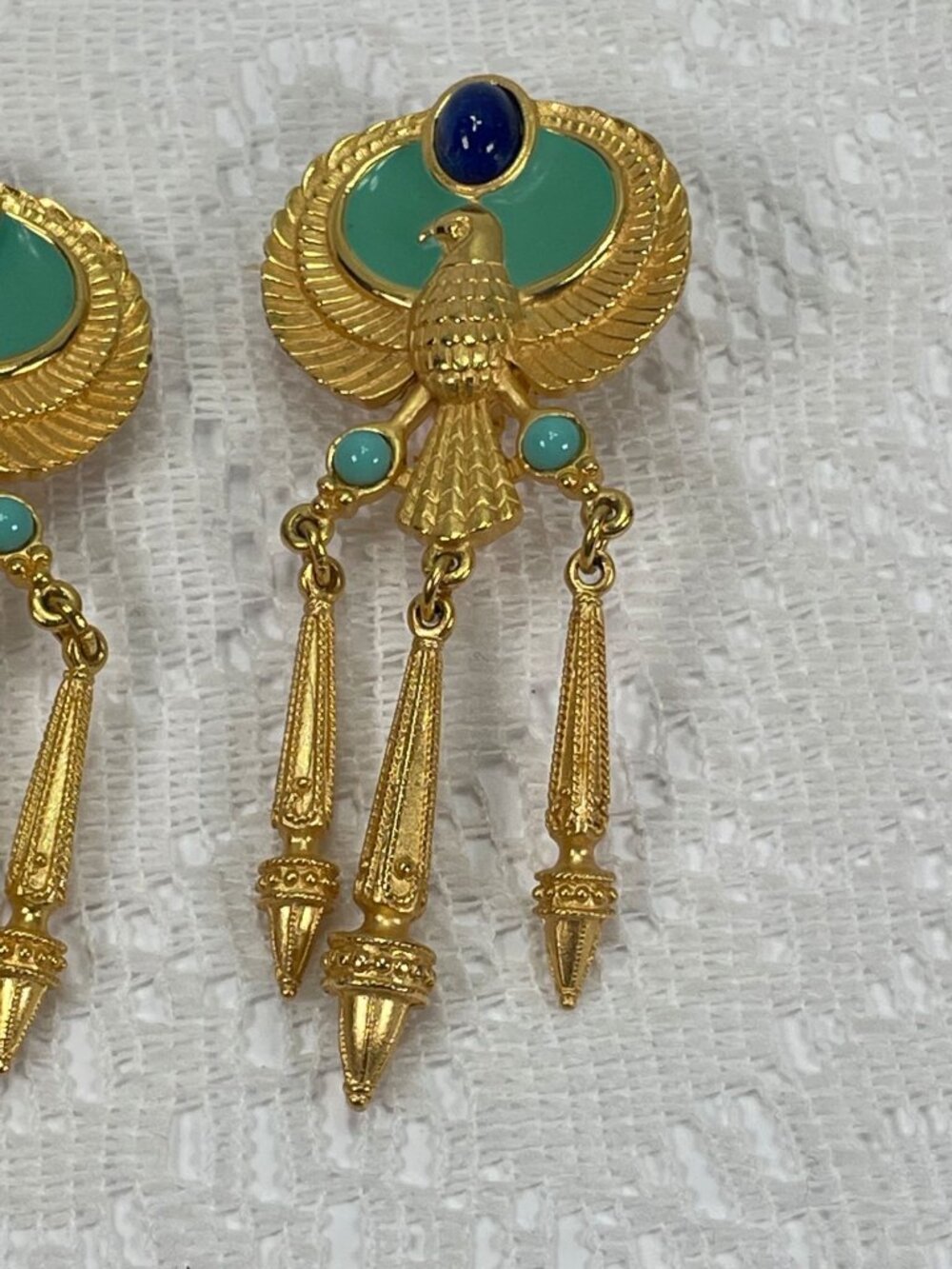 Elizabeth Taylor/Avon Egyptian Revival Gold Clip-On Earrings Blue & Turquoise - Picture 3 of 6